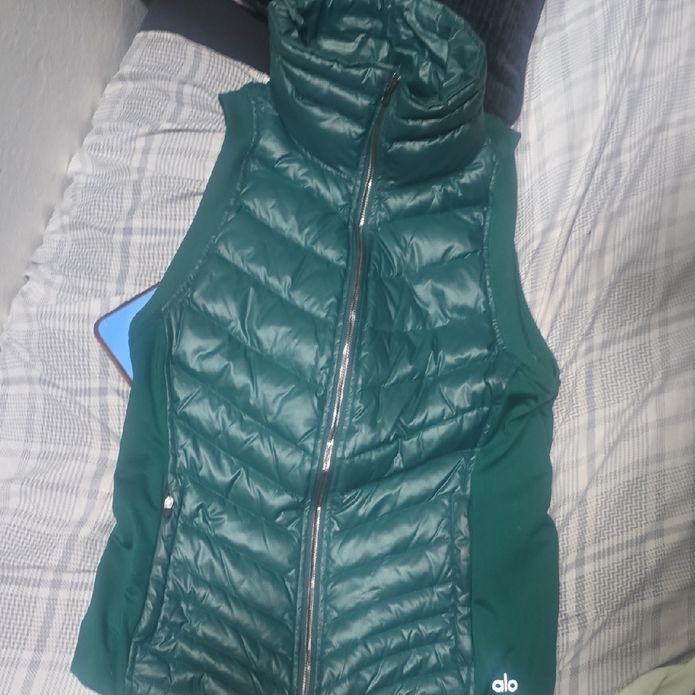ALO Yoga Teal Puffer Vest